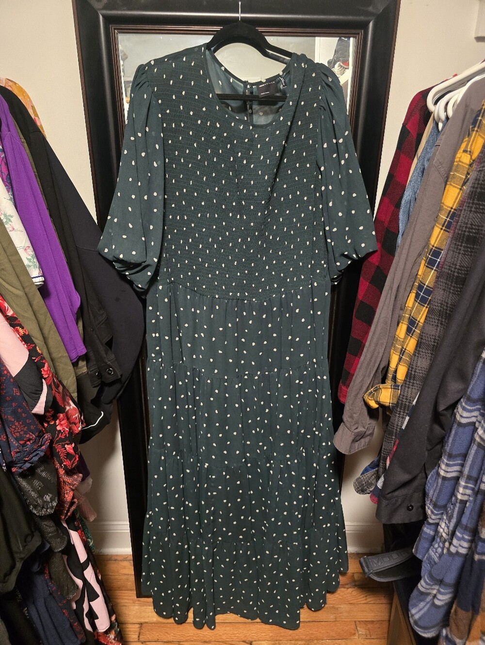 ASOS DESIGN Curve shirred tiered maxi dress in green spot print Size 26 - Picture 4 of 9